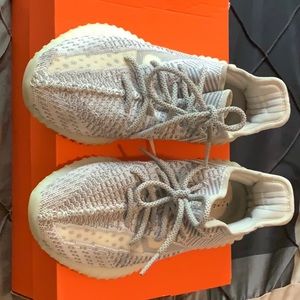 Yeezy static non reflective